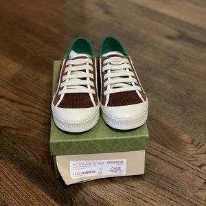 Gucci Sneakers - Boys Size 32 - Never Worn